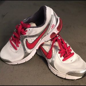 Nike Air Max. Size 8 women’s. NEW